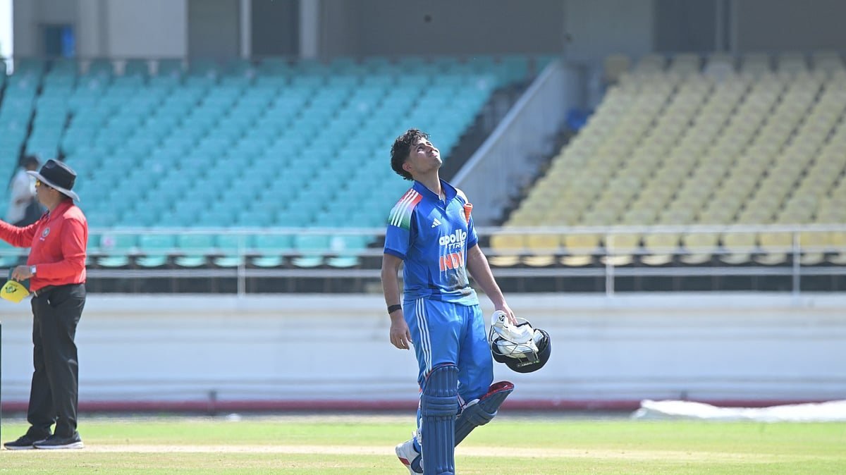 বাবার মতো বিধ্বংসী ব্যাটিং করে ১৭৩ রান করলেন শেবাগপুত্র আর্যবীর